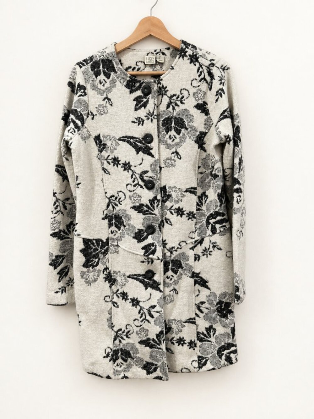 Lucy & Laurel Women’s M Floral Sweater Coat Black White Button Front Jacket
